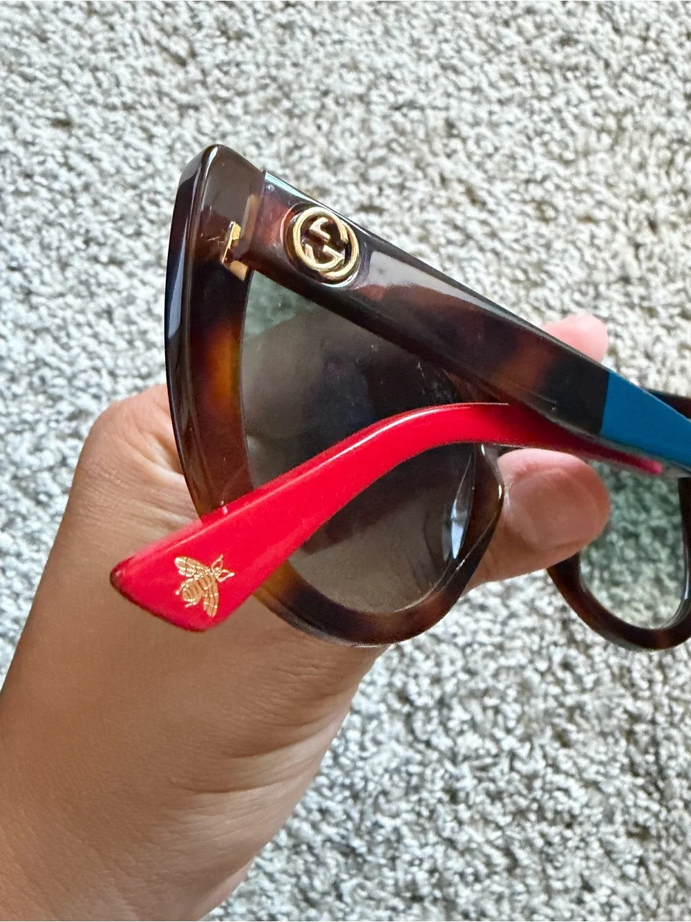 Gucci Cateye Tortoise Sunglasses with Satin Drawstring Pouch